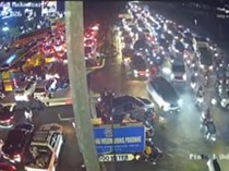 Jalan Urip Sumoharjo Makassar Menuju Pintu 1 Unhas Macet Parah hingga 3,5 Km