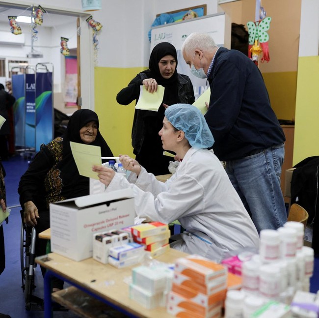 Klinik Keliling Bantu Pengungsi Lebanon di Tengah Konflik