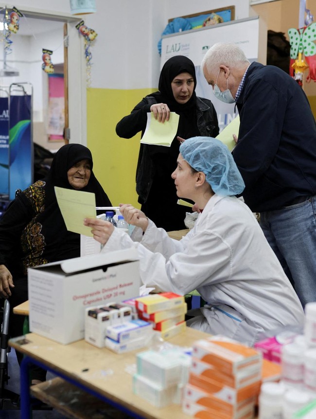 Klinik Keliling Bantu Pengungsi Lebanon di Tengah Konflik