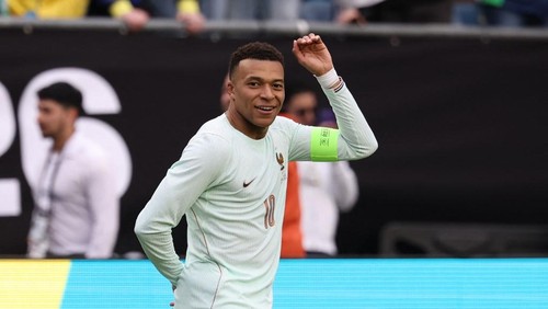 Frances forward #10 Kylian Mbappe celebrates after scoring his teams first goal during a friendly football match between Brazil and France at Gillette Stadium in Foxborough, Massachusetts, on March 26, 2026. (Photo by FRANCK FIFE / AFP)