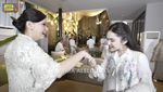 Gak Kaleng-kaleng! Maia Estianty Bagi THR Segepok Uang ke Anak dan Mantu
