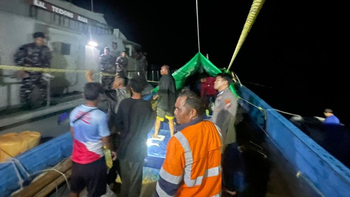 Basarnas Sulut mengungkap total ada 5 ABK yang terluka saat KM Anaya terbakar di Perairan Maluku.