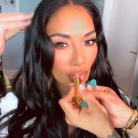 Sebelumnya banyak orang terkejut dengan kedekatan Lewis dan Kim. Setelah melihat penampilan terbaru Nicole, netizen menyadari kemiripan antara Kim dengan mantan pacarnya. Foto: Instagram @nicolescherzinger