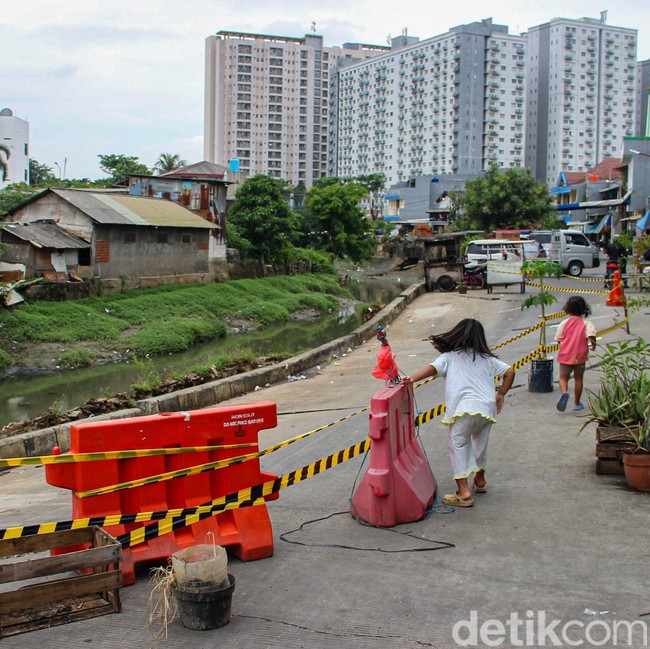 Penurunan Tanah Picu Jalan Amblas di Kayu Mas Utara Pulogadung