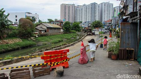 Penurunan Tanah Picu Jalan Amblas di Kayu Mas Utara Pulogadung