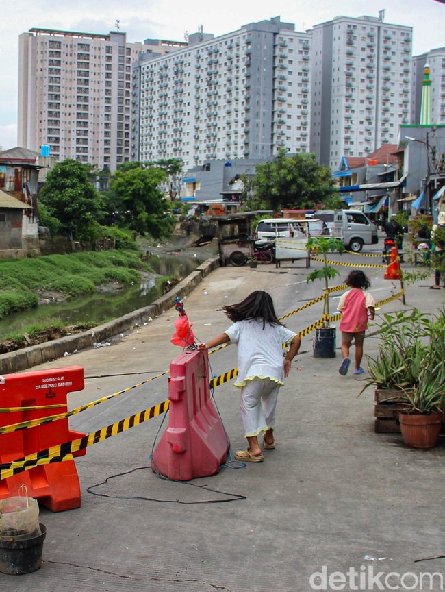 Penurunan Tanah Picu Jalan Amblas di Kayu Mas Utara Pulogadung
