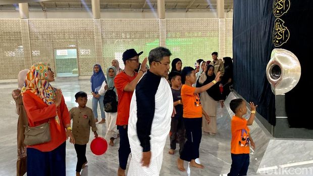 Plaza Haji al-Qosbah.