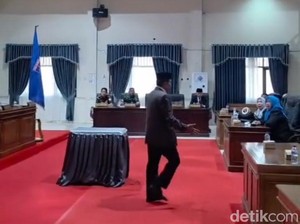 Viral Wakil Bupati Dompu Walk Out Saat Rapat DPRD, Ternyata Video Lama