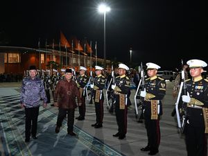 Prabowo Antar Langsung PM Malaysia Anwar Ibrahim ke Lanud Halim