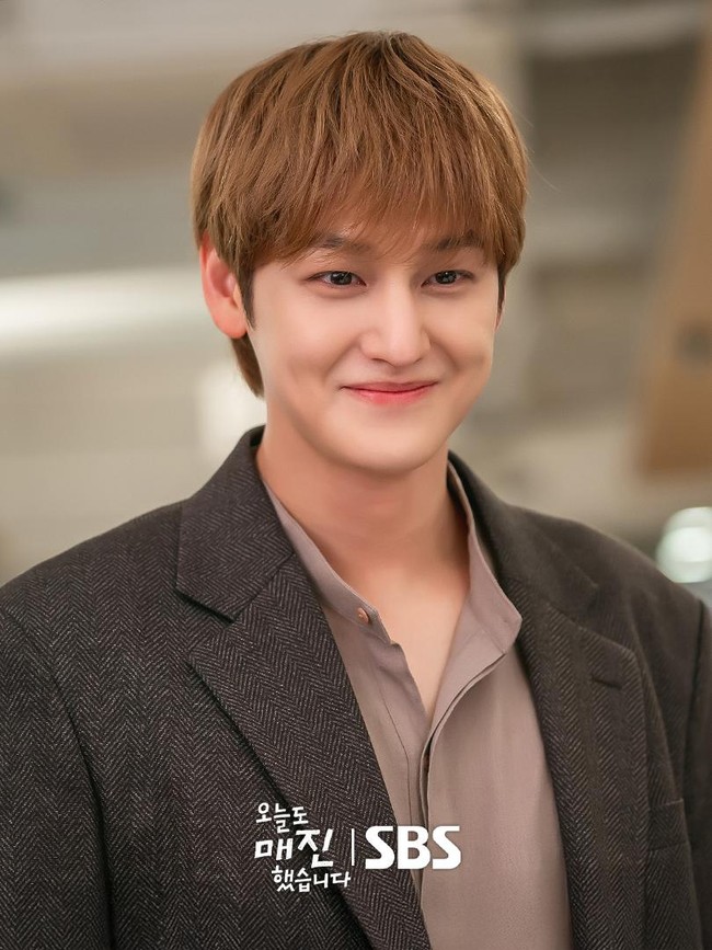 Potret Glowing Kim Bum Jadi Bos Skincare di Sold Out On You