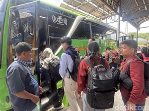 Terminal Purabaya Dipadati 18 Ribu Penumpang Saat Arus Balik H+6 Lebaran