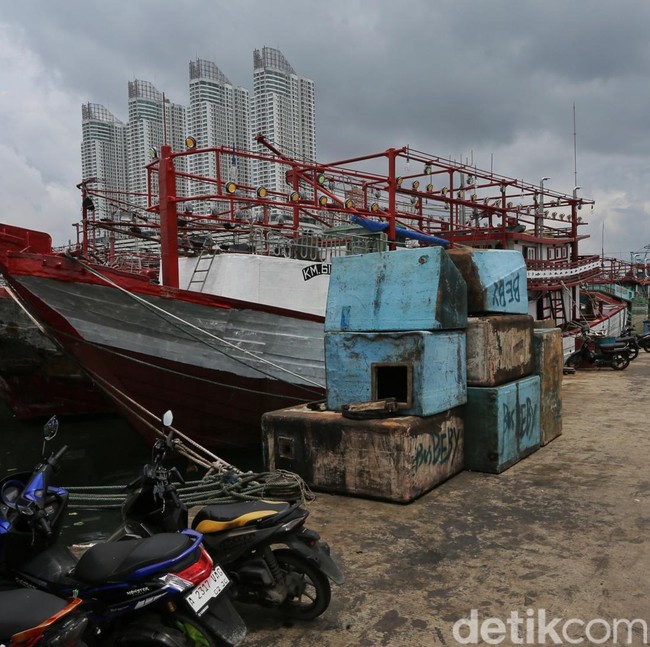 Suasana Sepi Pelabuhan Muara Angke