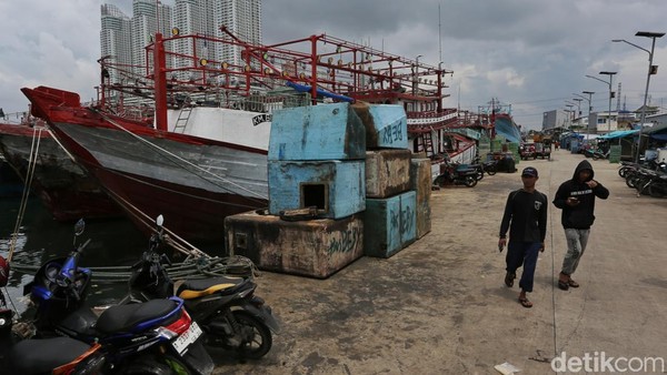 Suasana Sepi Pelabuhan Muara Angke
