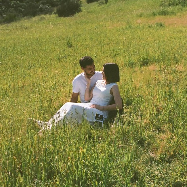 Congrats! Istri Taylor Lautner Umumkan Hamil Anak Pertama