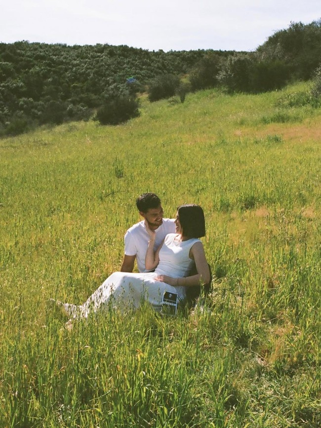 Congrats! Istri Taylor Lautner Umumkan Hamil Anak Pertama