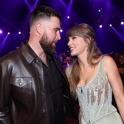 Taylor Swift Sukses di iHeartRadio Music Awards 2026, Travis Kelce Paling Dipuji