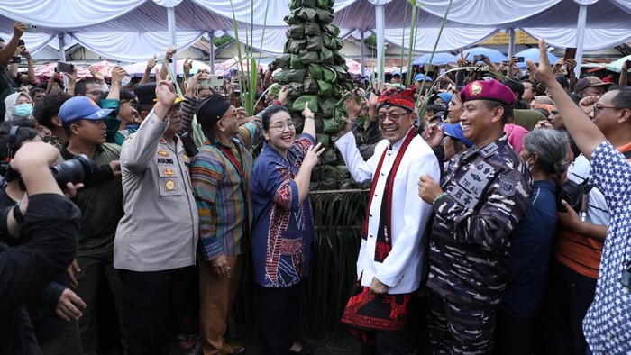 Tradisi kirab Sesaji Rewanda di Goa Kreo, Kecamatan Gunungpati, Kota Semarang.