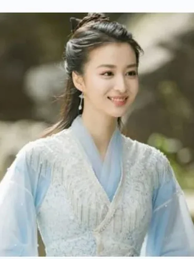 8 Aktris China Tercantik Tanpa Makeup, Pesona Alami Wang Churan Jadi Sorotan