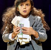 Orang tuanya, Dan Stanton dan Melanie Stanton, berperan penting dalam memupuk bakatnya. Mereka mendukung minatnya dalam akting dan membantunya mendapatkan pelatihan maupun peluang profesional. Foto: Instagram/@arabellastantonofficial