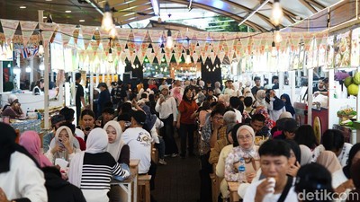 Blok M Diserbu Warga di Penghujung Libur Lebaran