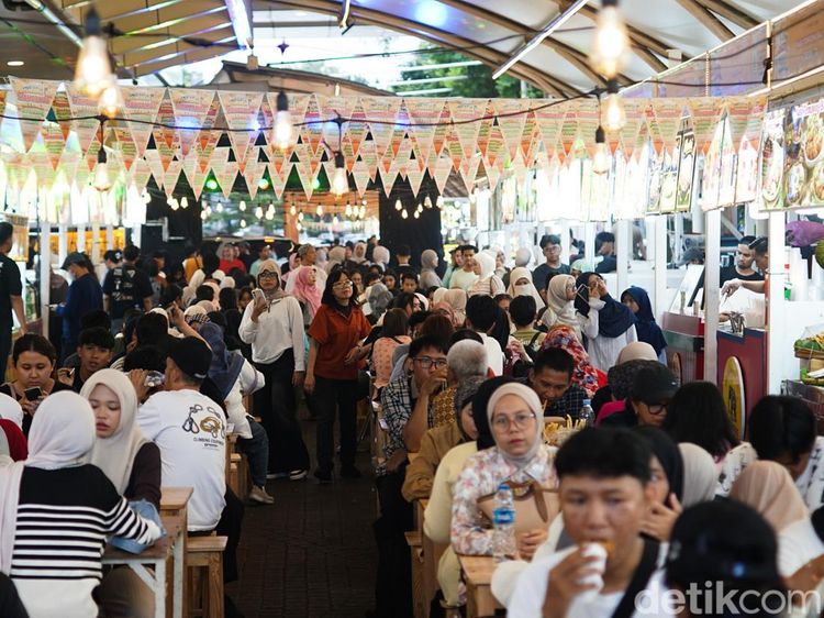 Blok M Diserbu Warga di Penghujung Libur Lebaran