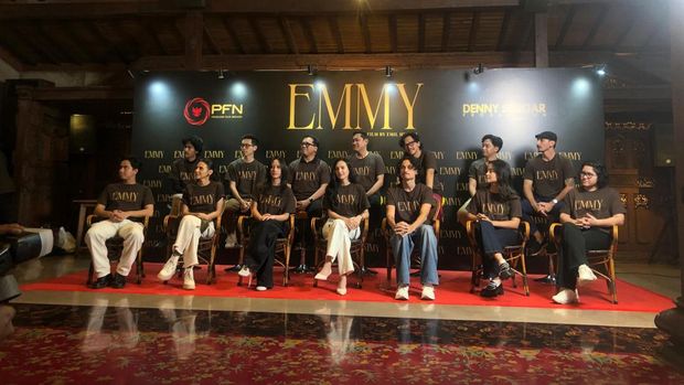 Jumpa pers film Emmy.