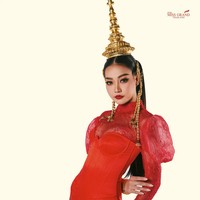 Kamolwan diketahui adalah sarjana komunikasi dengan kemampuan public speaking dan diplomasi yang mumpuni. Foto: Dok. Miss Grand Thailand