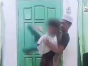 Guru Ngaji di Probolinggo yang Viral Banting Muridnya Jadi Tersangka