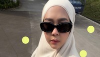 7 Warna Hijab yang Bikin Wajah Cerah untuk Kulit Sawo Matang