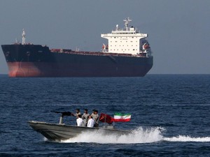 Iran Minta Bayaran Bitcoin dari Kapal yang Lewat Selat Hormuz