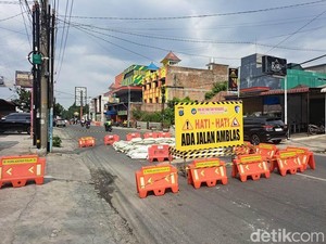 Jalan di Pematangsiantar Amblas Sedalam 3 Meter
