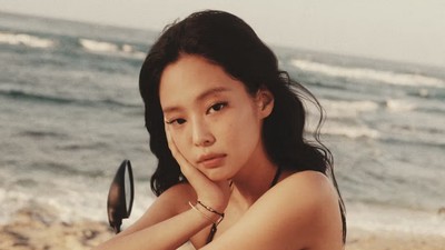 5 Gaya Seksi Jennie BLACKPINK Pakai Bikini Hasil Rancangan Sendiri