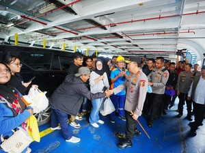 Kapolri Tinjau Pelabuhan Bakauheni, Pastikan Arus Balik Lancar