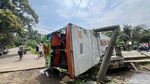 Penampakan Kereta Kelinci di Mojokerto Terguling Tewaskan 1 Penumpang