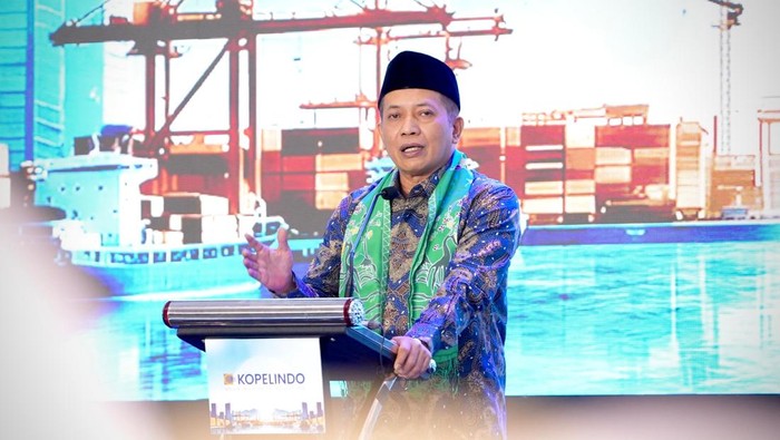 Menkop Ferry Juliantono membuka Rapat Anggota Tahunan (RAT) Koperasi Pelabuhan Indonesia (Kopelindo). Dia minta Kopelindo bersinergi dengan Kopdes Merah Putih. (dok Ist)