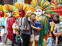 Ondel-ondel Meriahkan Setu Babakan, Wisata Budaya Diserbu Saat Lebaran