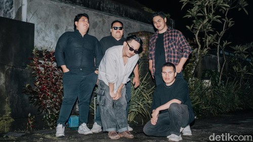 Para personel grup band Filla.