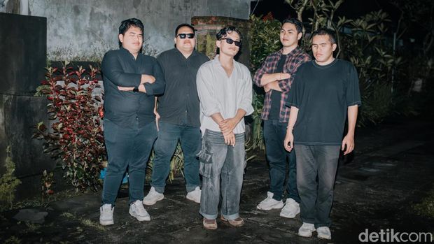 Para personel grup band Filla.