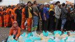 Pasar Murah di Monas Diserbu Warga, 100 Ribu Kupon Sembako Disebar