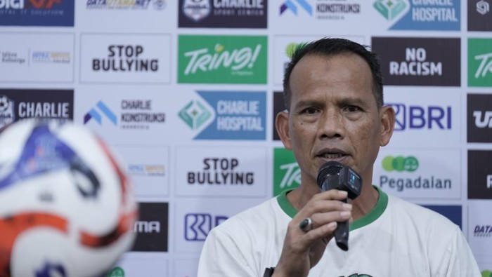 Pelatih PSS Sleman Ansyari Lubis.