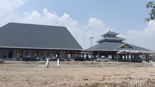 Penampakan Gedung Venue MTQ di sebelah kantor bupati Lombok Tengah, Nusa Tenggara Barat (NTB).