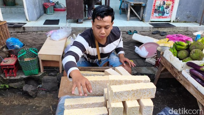 Perajin Tempe Kebanjiran Order Jelang Lebaran Kupatan