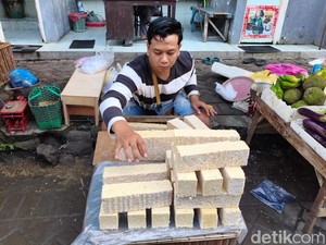 Perajin Tempe Sidoarjo Kebanjiran Order Jelang Lebaran Kupatan