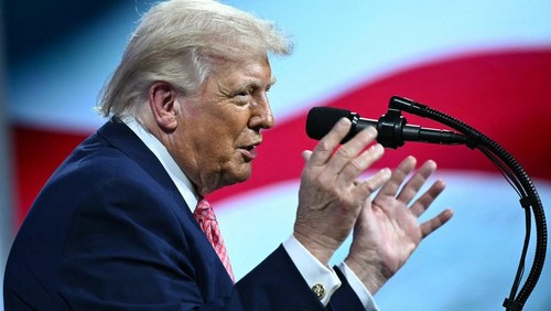 US President Donald Trump speaks during the Future Investment Initiative (FII) Summit in Miami Beach, Florida, on March 27, 2026. (Photo by Mandel NGAN / AFP)
