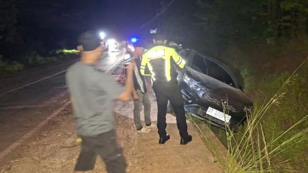 Pemotor di Kolaka Tewas Tertabrak Mobil Usai Terjatuh di Jalanan