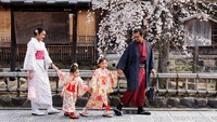 Sakura Mekar di Kyoto, Wisatawan Berburu Foto Musim Semi