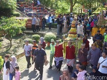 Meriahnya Sesaji Rewanda di Gua Kreo Semarang