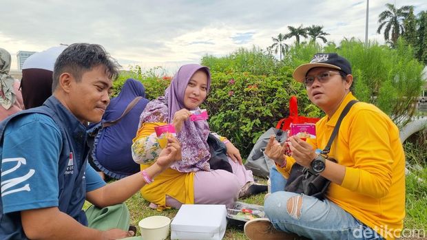 Suasana Bazar Rakyat yang digelas di Monas, Jakarta Pusat, Sabtu (28/3/2026).