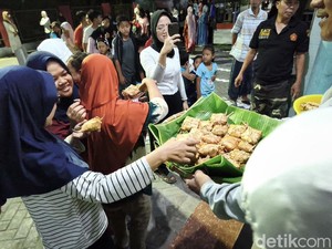 Berburu Kupat Jembut di Pedurungan Semarang