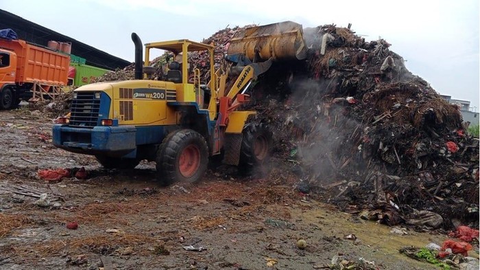 Sampah Menumpuk di Pasar Kramat Jati, Pasar Jaya Percepat Pengangkutan